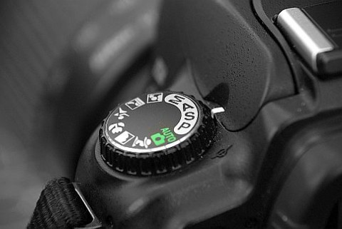 Aperture setting on Digital SLR camera